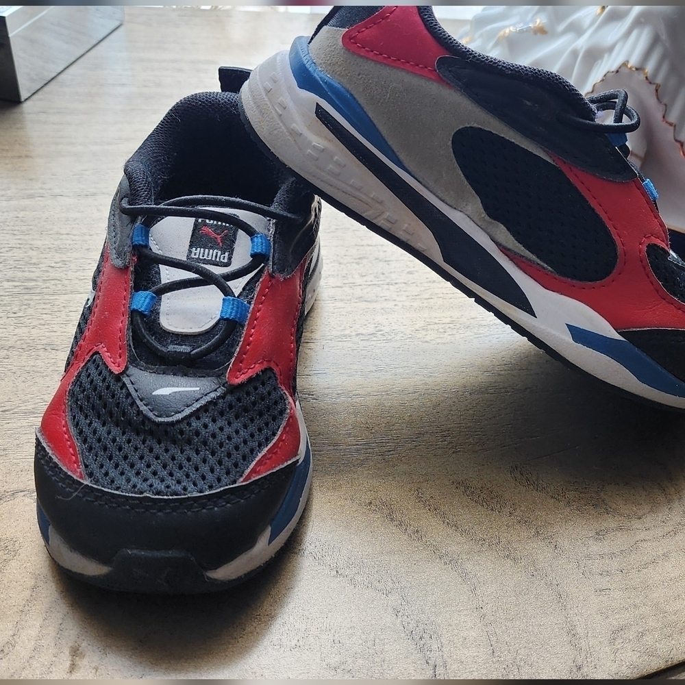 Puma Kids Black and Red Sneakers - Picture 4 of 6
